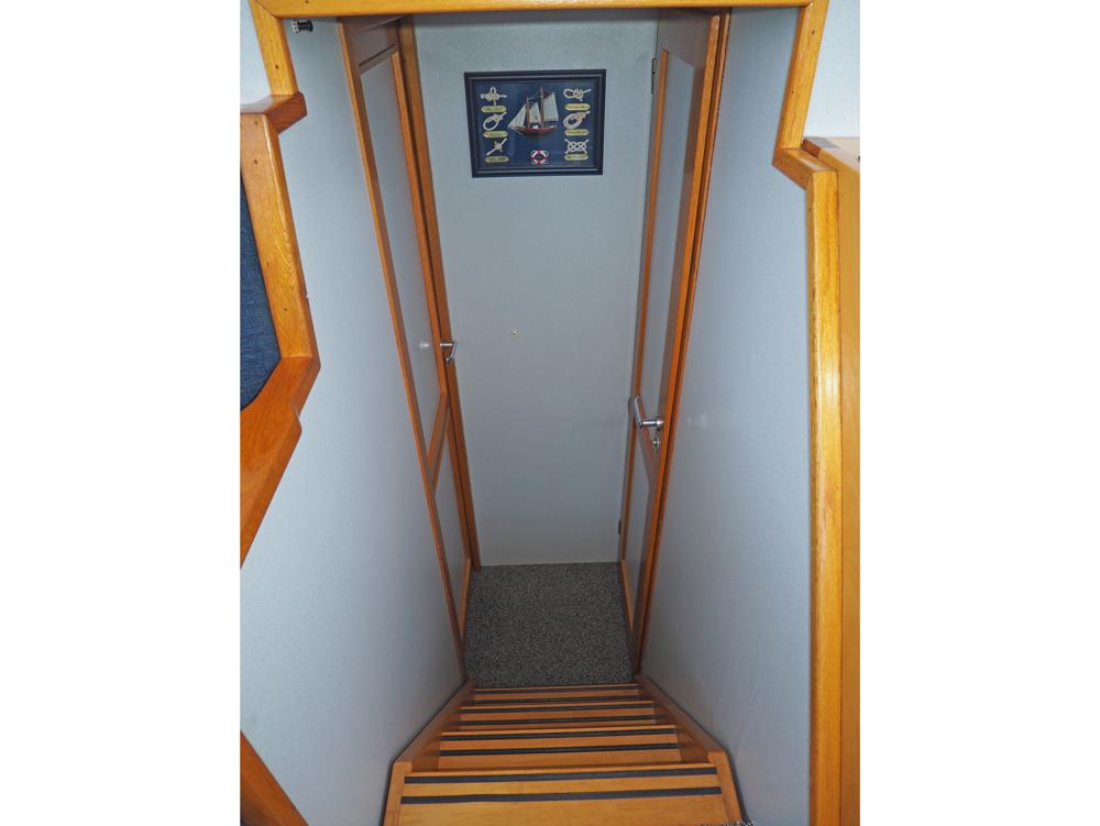 Aft cabin, Accommodation